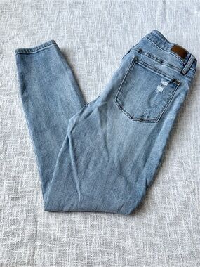 Judy Blue Distressed Light Wash Skinny Jeans 🐬 Size 13/31"